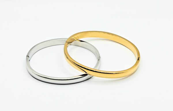 CHIARA Round Bangle